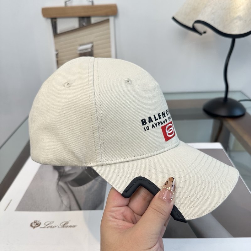 발렌시아가 레터 야구모자 001-270589