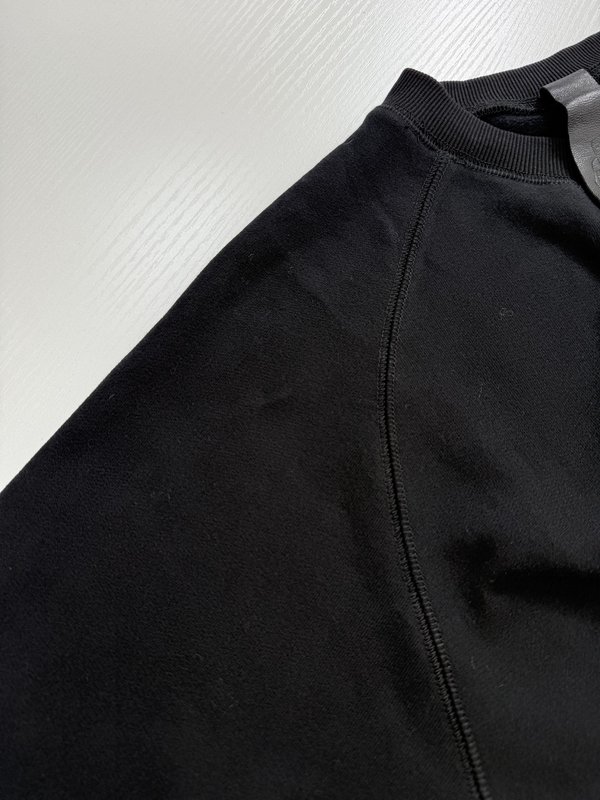 크롬하츠 고딕레터 자수 크루넥 스웨트셔츠 001-270641