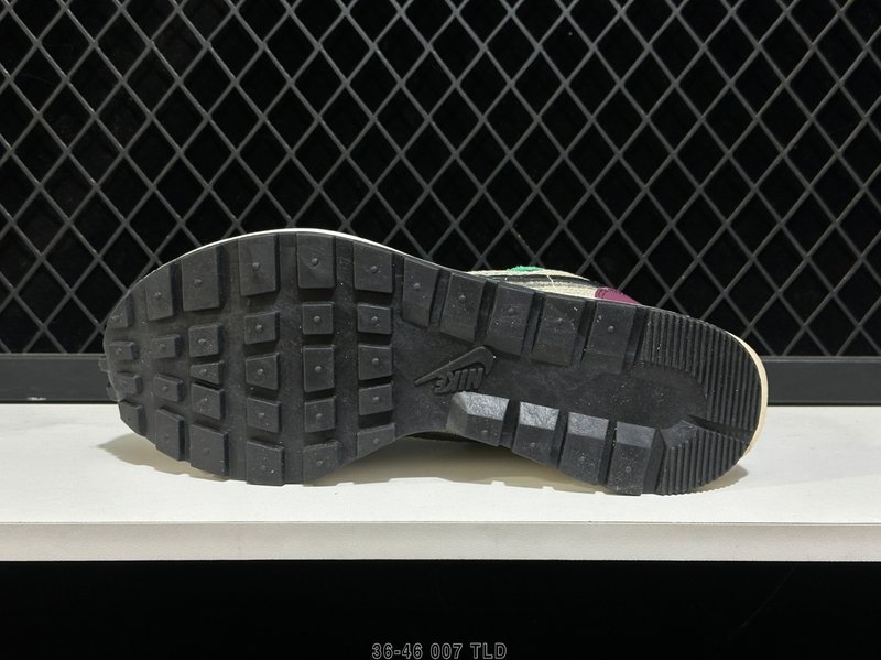 나이키 Vaporwaffle Sacai 와플 레트로 캐 001-270670