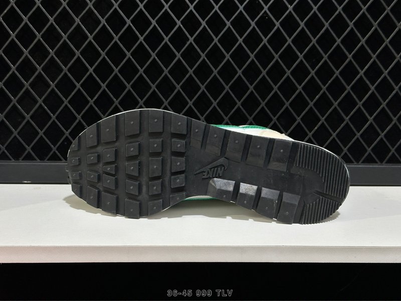 나이키 Sacai 콜라보 페가수스 베이퍼플라이 SP 001-270672