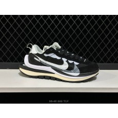 나이키 사카이 협업 러닝화 001-270674
