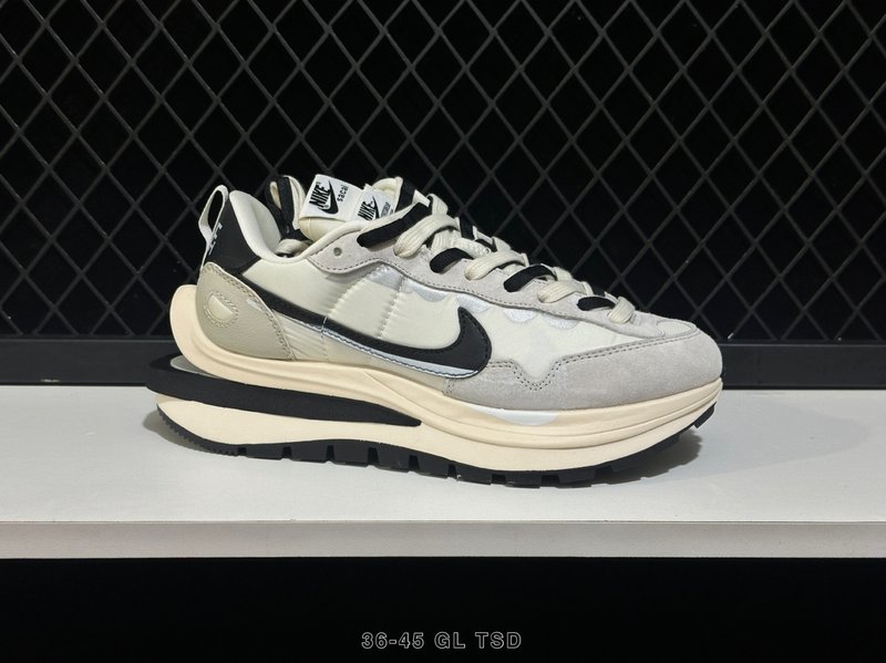 나이키 사카이 러닝화 001-270676