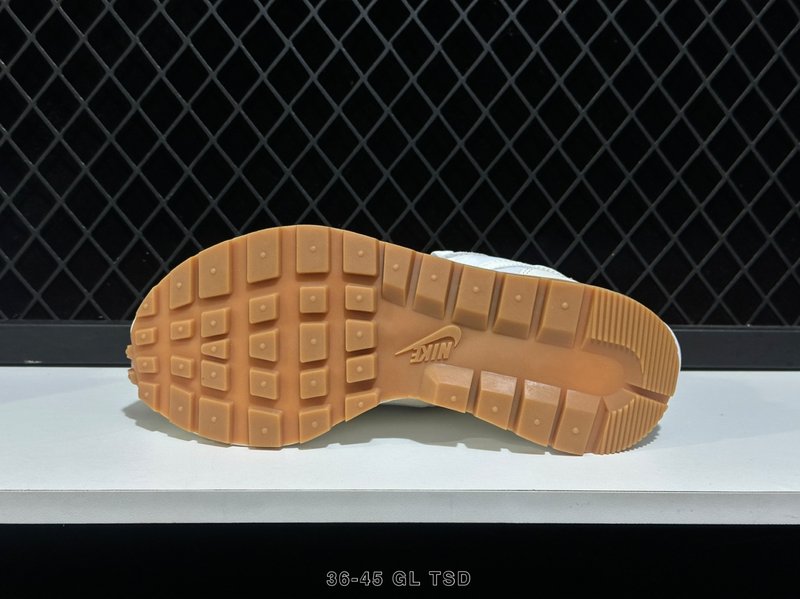 나이키 사카이 X 나이키 레가수스 베이퍼리 SP 001-270679