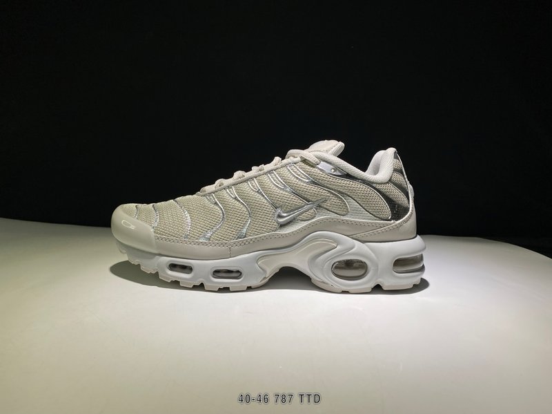 Nike Air Max Plus TN x Supreme 001-270680
