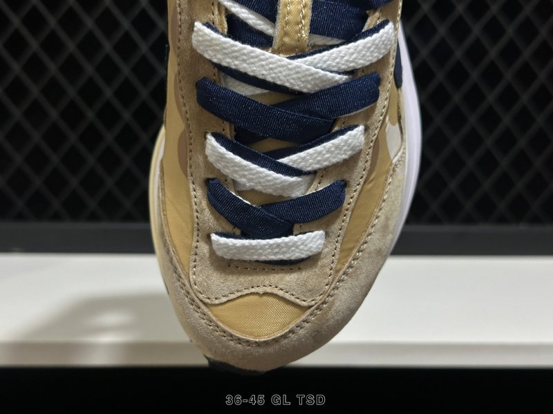 나이키 Sacai X Nike Vaporfly SP 001-270694