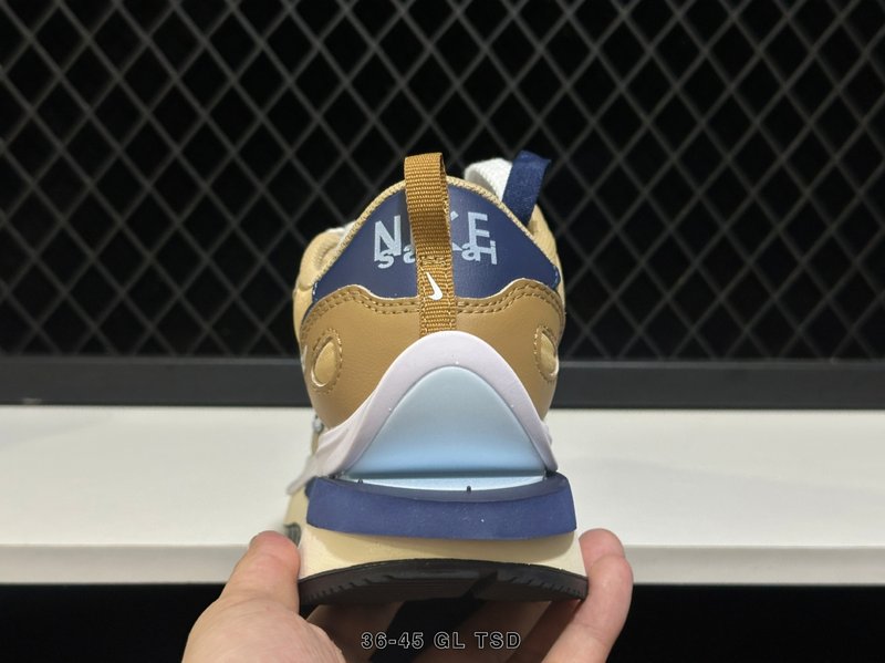 나이키 Sacai X Nike Vaporfly SP 001-270694