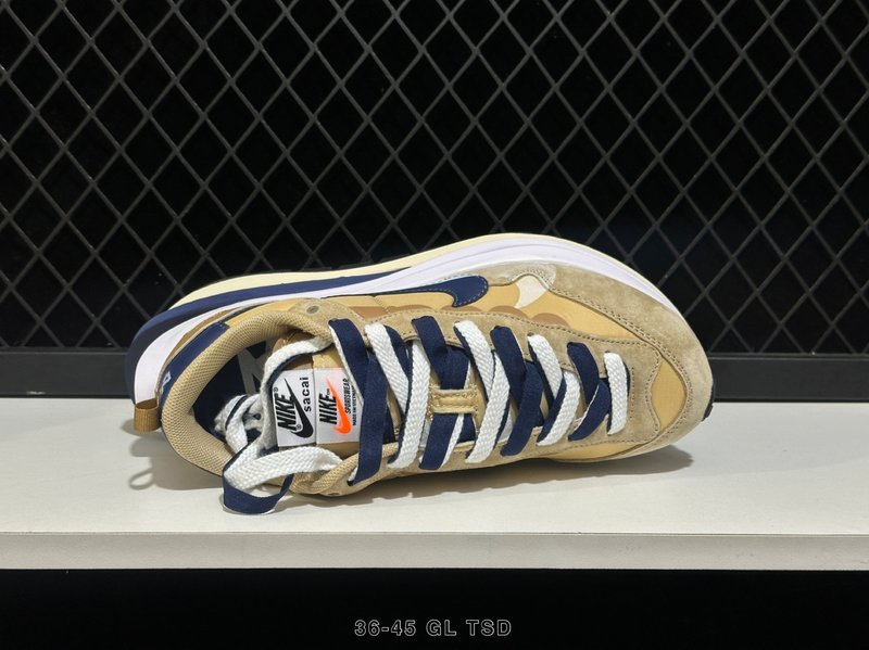나이키 Sacai X Nike Vaporfly SP 001-270694