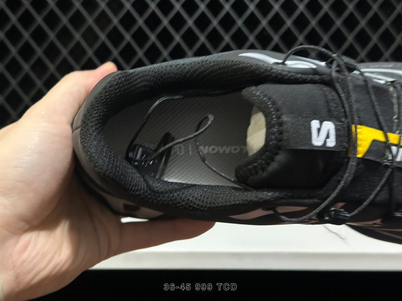 살로몬 XT-6 GTX 기능성 아웃도어 트레일 러닝화 001-270702