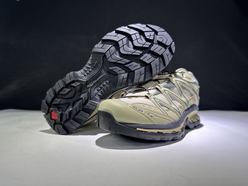 살로몬 XT-QUEST GTX 아웃도어 트레일 러닝화 001-270724