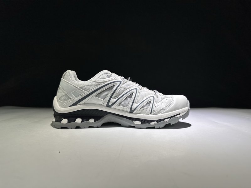 살로몬 XT-QUEST GTX 아웃도어 트레일 러닝화 001-270726