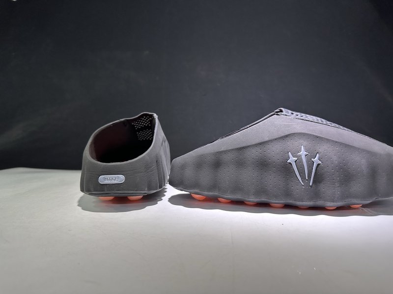 Nocta x Nike 콜라보 마사지 슬리퍼 001-270802