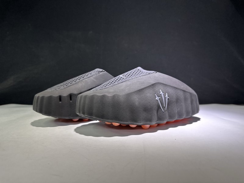 Nocta x Nike 콜라보 마사지 슬리퍼 001-270802