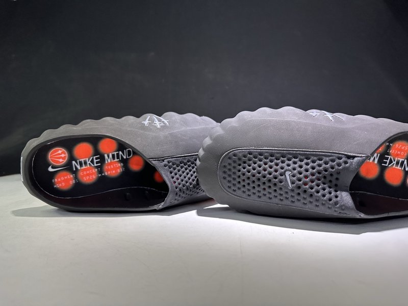 Nocta x Nike 콜라보 마사지 슬리퍼 001-270802