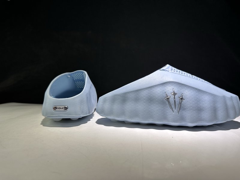 Nocta x Nike 공동 마사지 슬리퍼 흰색 001-270805