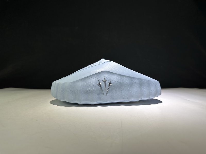 Nocta x Nike 공동 마사지 슬리퍼 흰색 001-270805