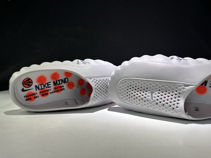 Nocta x Nike Mind 001 마사지 슬리퍼 001-270807