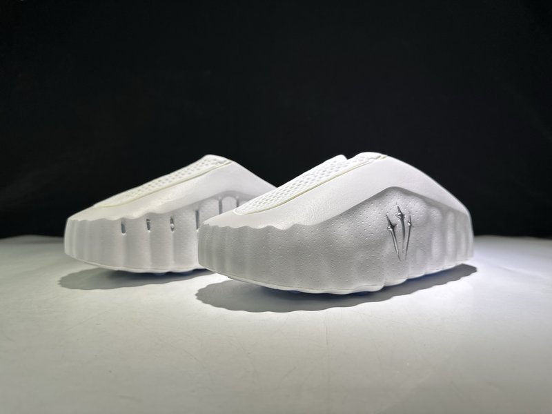 나이크 협업 마사지 슬리퍼 Nocta x Nike Mi 001-270808