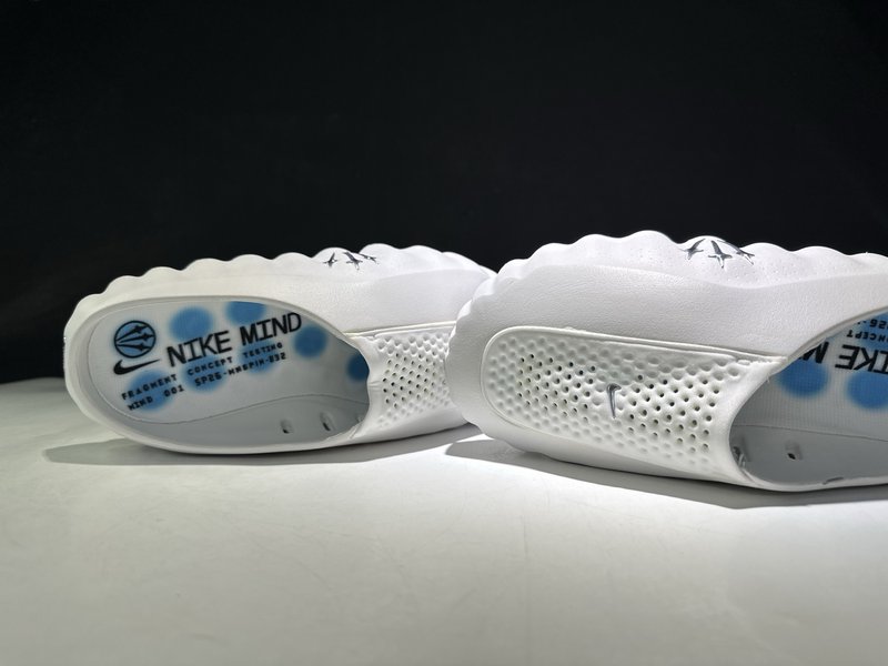 나이크 협업 마사지 슬리퍼 Nocta x Nike Mi 001-270808