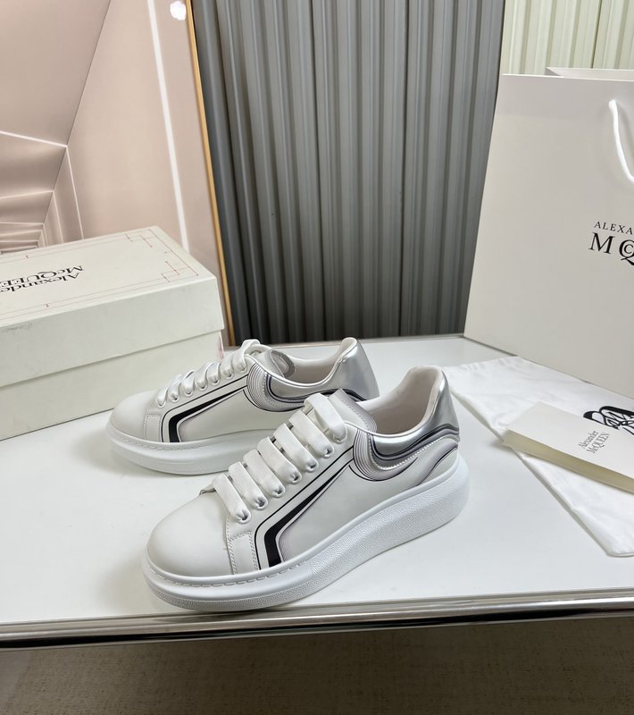 Alexander McQueen 매장 인기 커플 스니커즈 001-271075