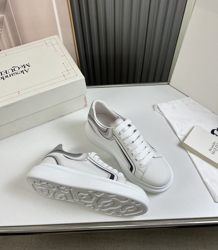 Alexander McQueen 매장 인기 커플 스니커즈 001-271075