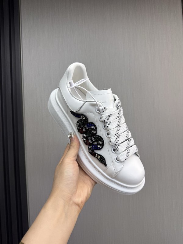 Alexander McQueen 뱀띠 한정 커플 스니커즈 001-271099