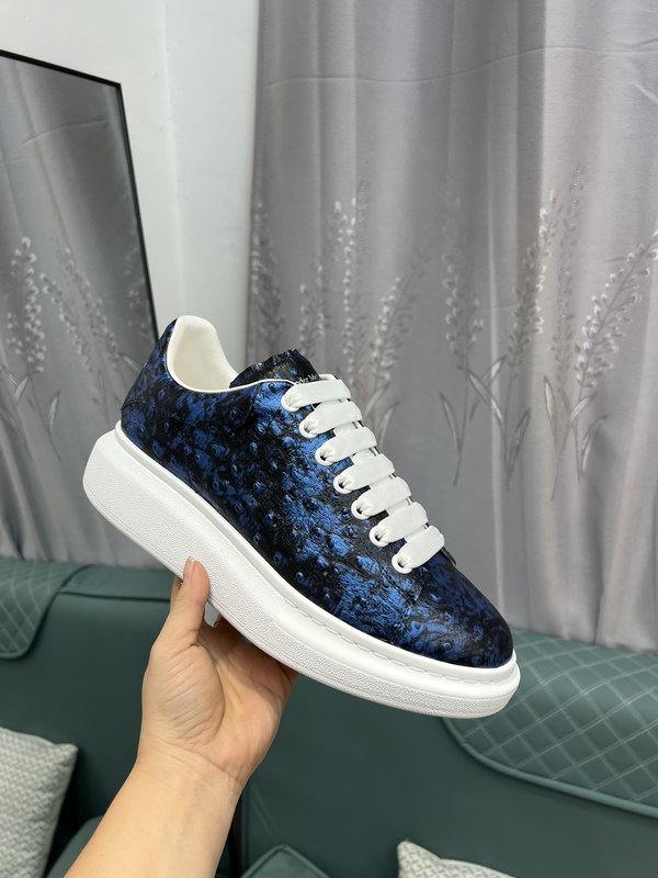 Alexander McQueen 클래식 화이트 스니커즈 001-271104