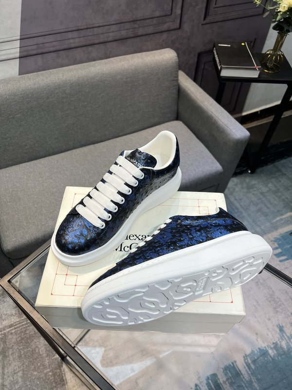 Alexander McQueen 클래식 화이트 스니커즈 001-271104