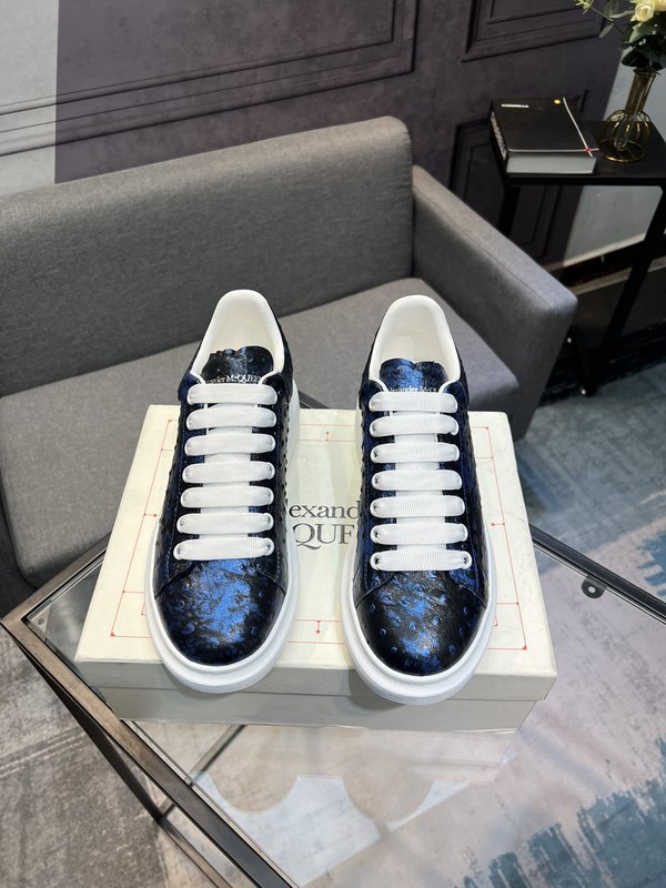 Alexander McQueen 클래식 화이트 스니커즈 001-271104