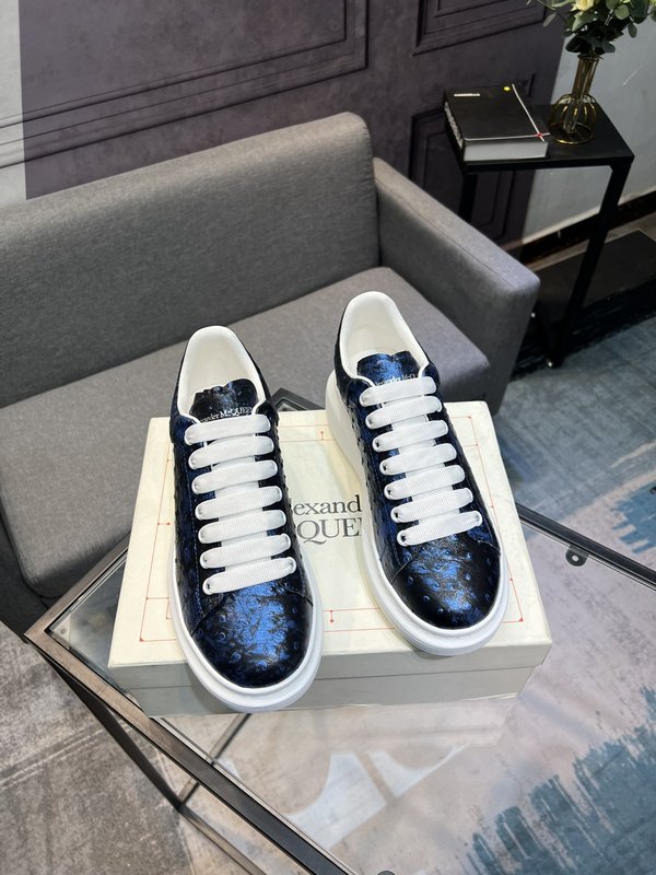 Alexander McQueen 클래식 화이트 스니커즈 001-271104