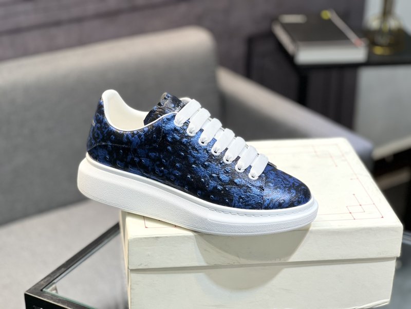 Alexander McQueen 클래식 화이트 스니커즈 001-271104