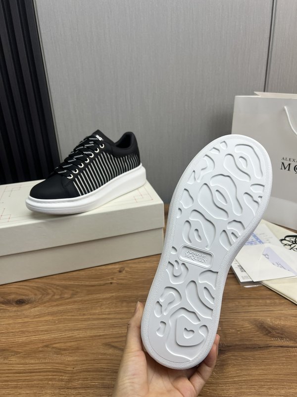 Alexander McQueen 커플 스니커즈 001-271212