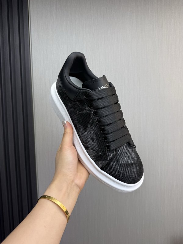 Alexander McQueen 남녀공용 운동화 001-271272