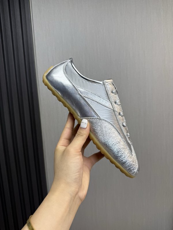 맥퀸 독일군 운동화 커플 001-271282