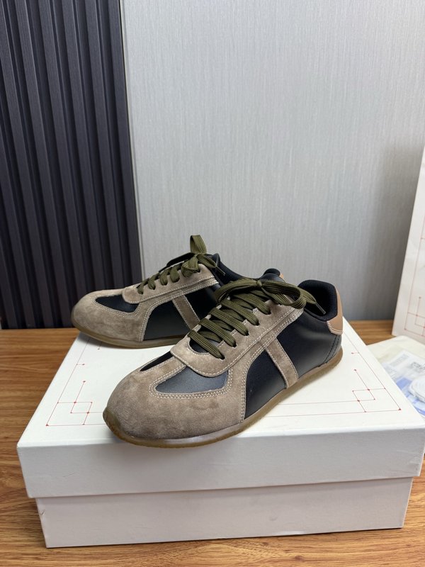 알렉산더 맥퀸 데일리 트레이너 커플 001-271327