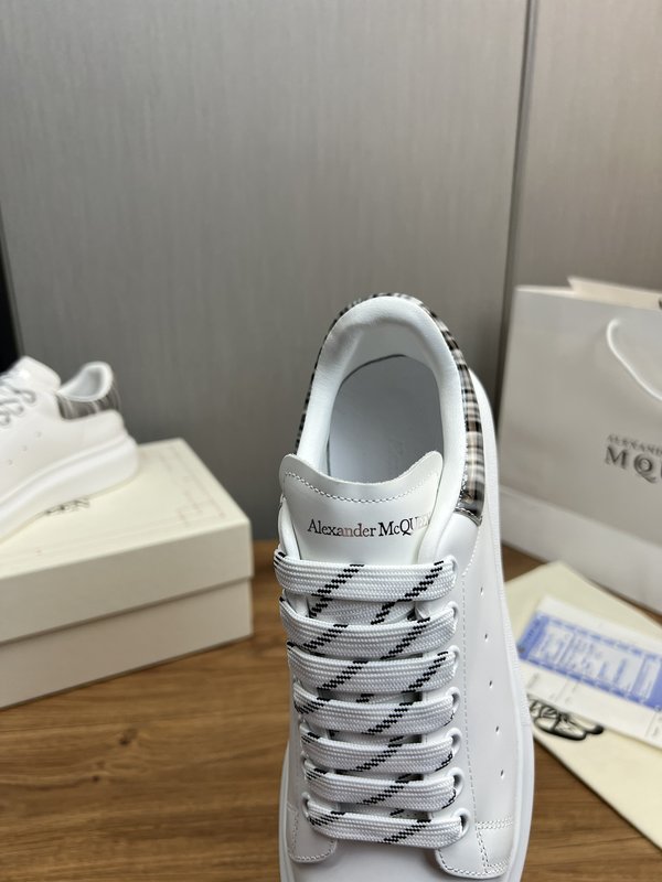 Alexander McQueen 커플 화이트 운동화 001-271353