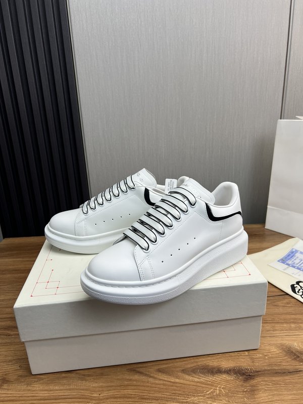 맥퀸 커플 스니커즈 001-271365