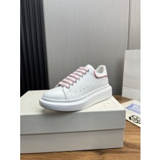 Alexander McQueen 화이트 스니커즈 커플용 001-271366