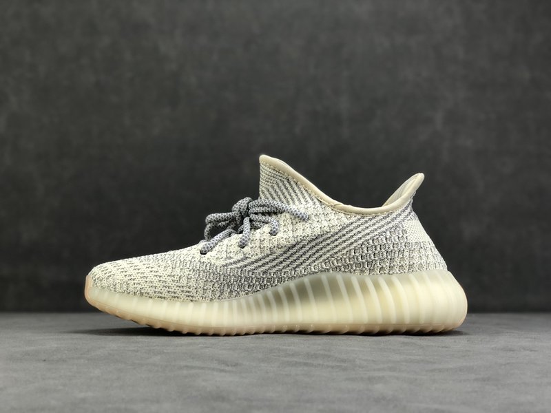 YEEZY 아이보리 화이트 스타라이트 001-271438