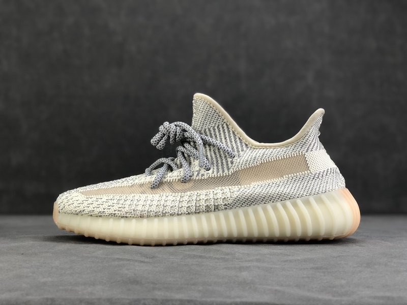 YEEZY 아이보리 화이트 스타라이트 001-271438