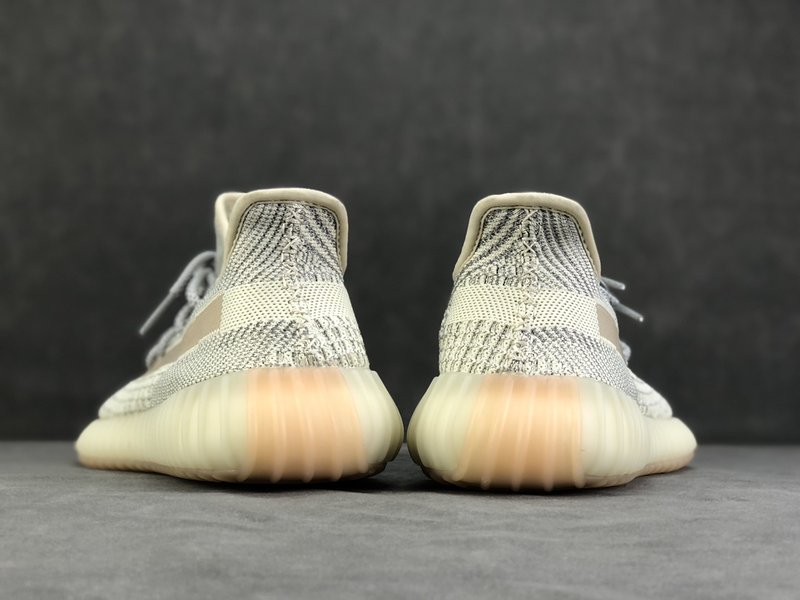 YEEZY 아이보리 화이트 스타라이트 001-271438
