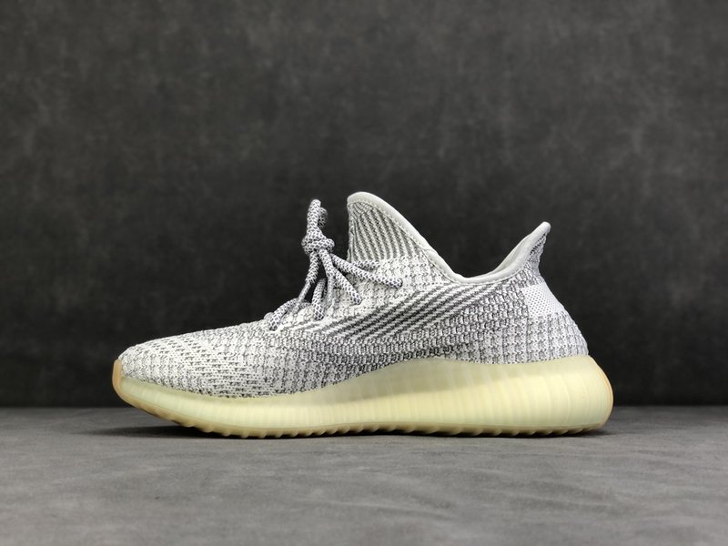 YEEZY 350 V2 회색 별빛 001-271441