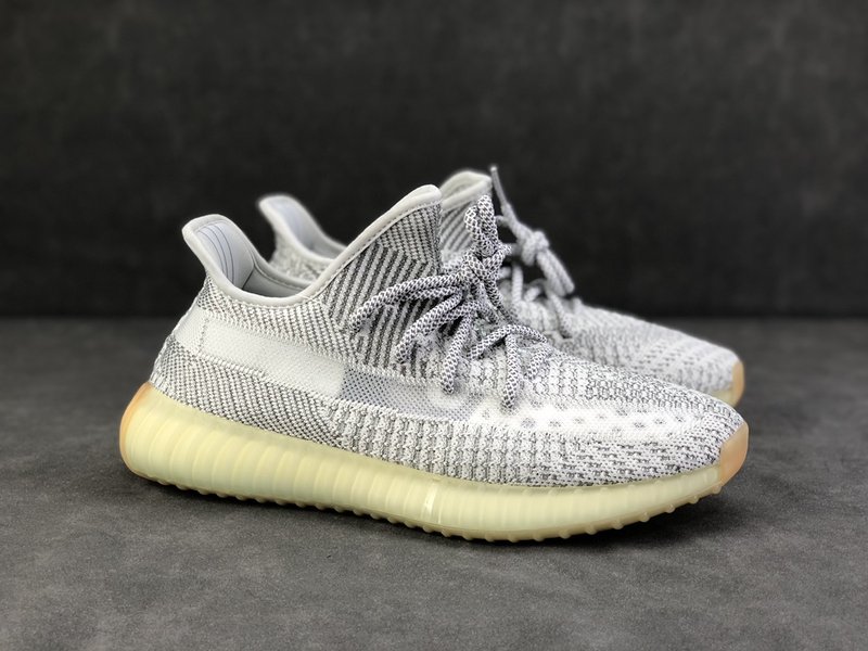 YEEZY 350 V2 회색 별빛 001-271441