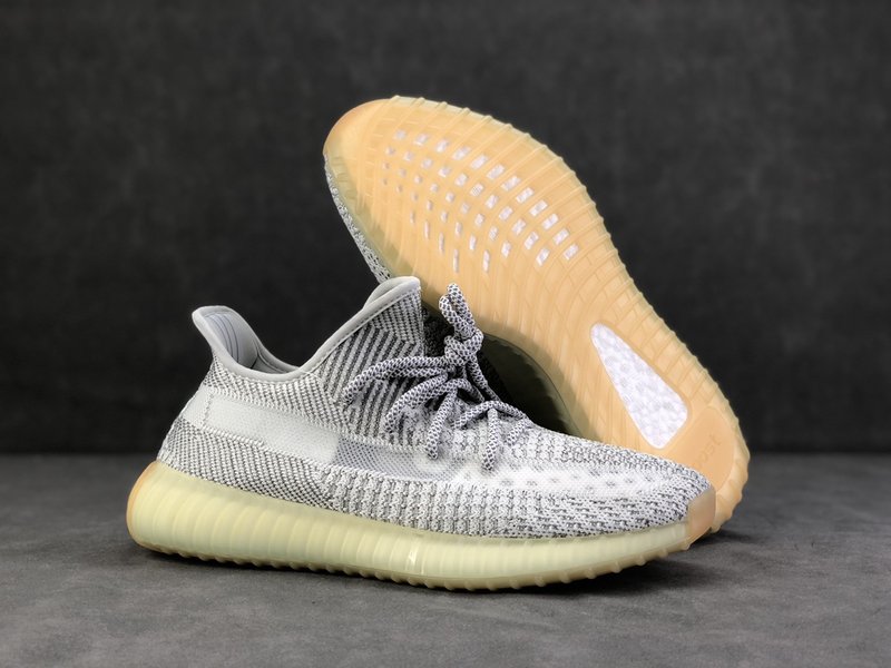 YEEZY 350 V2 회색 별빛 001-271441