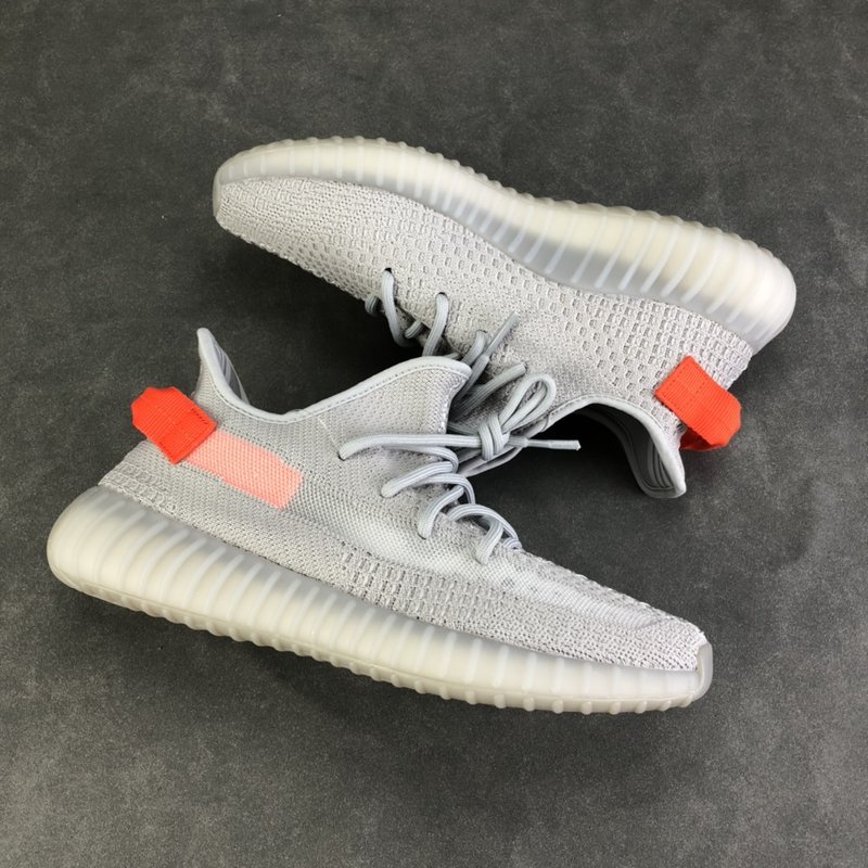 Yeezy 350 V2 테일 라이트 바스프 001-271445