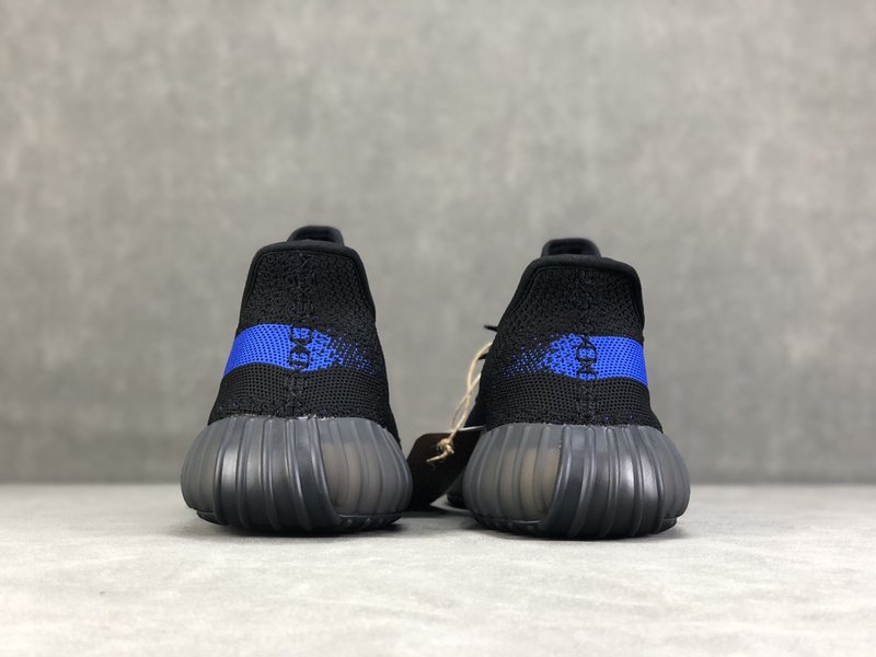 YEEZY 350 V2 블랙블루 001-271454