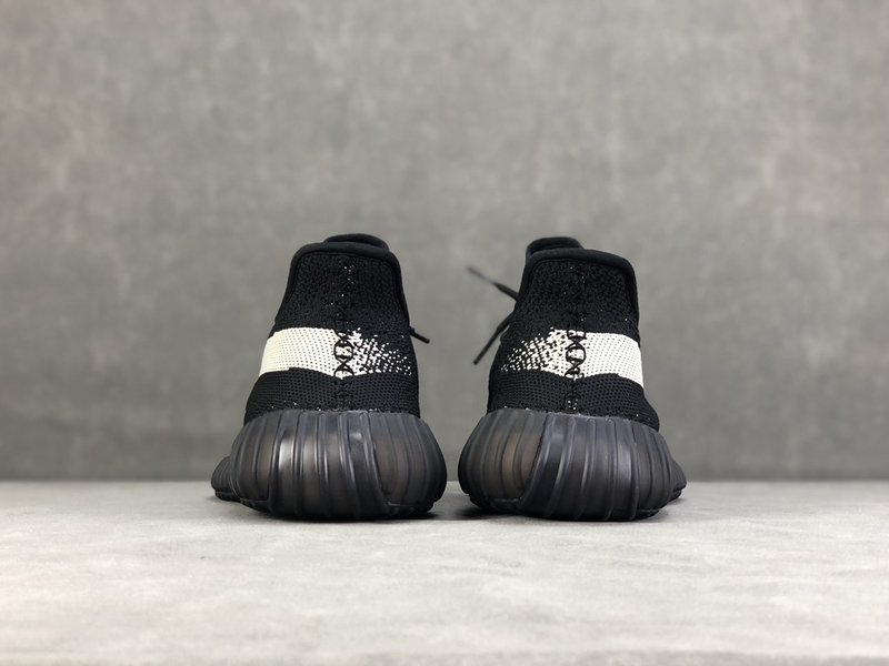 코코넛 350v2 블랙 & 화이트 001-271457