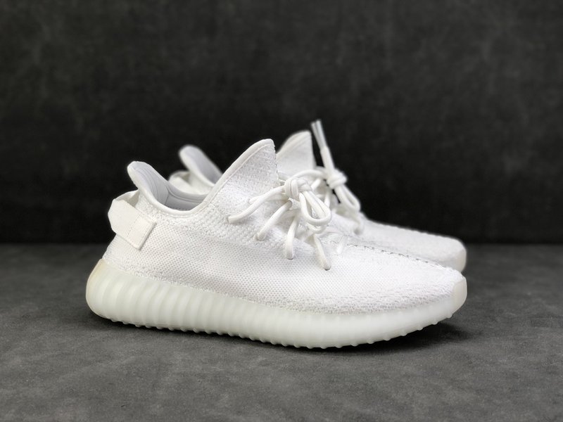 YEEZY 350 V2 올화이트 001-271461