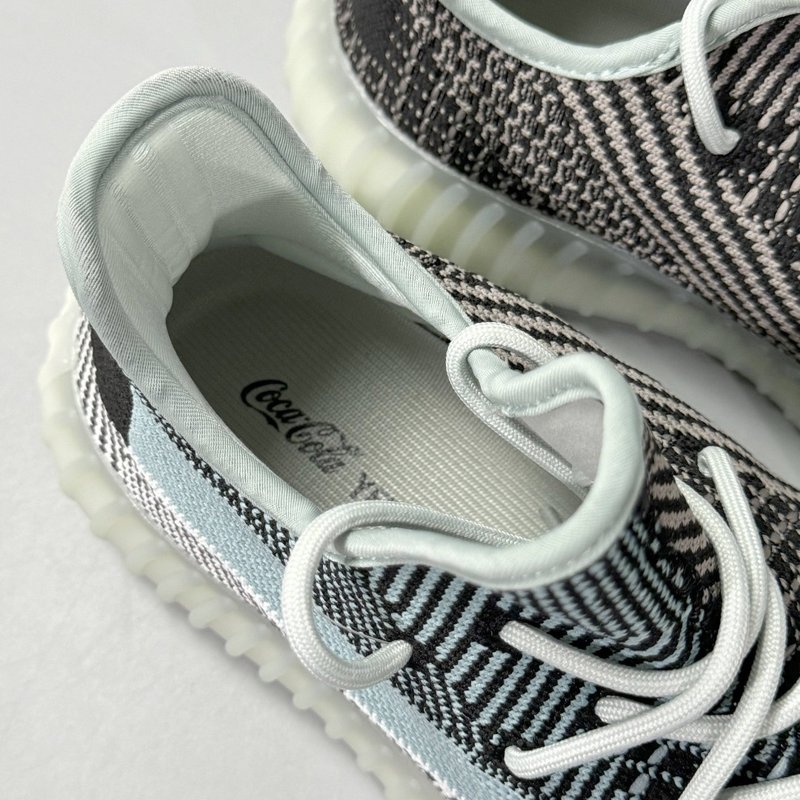 Yeezy Boost 350V2 로우탑 라이프스타일 슈 001-271478