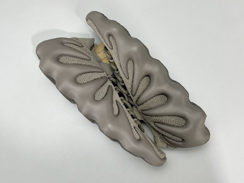 Yeezy 450 Cinder 잿빛 운동화 001-271482