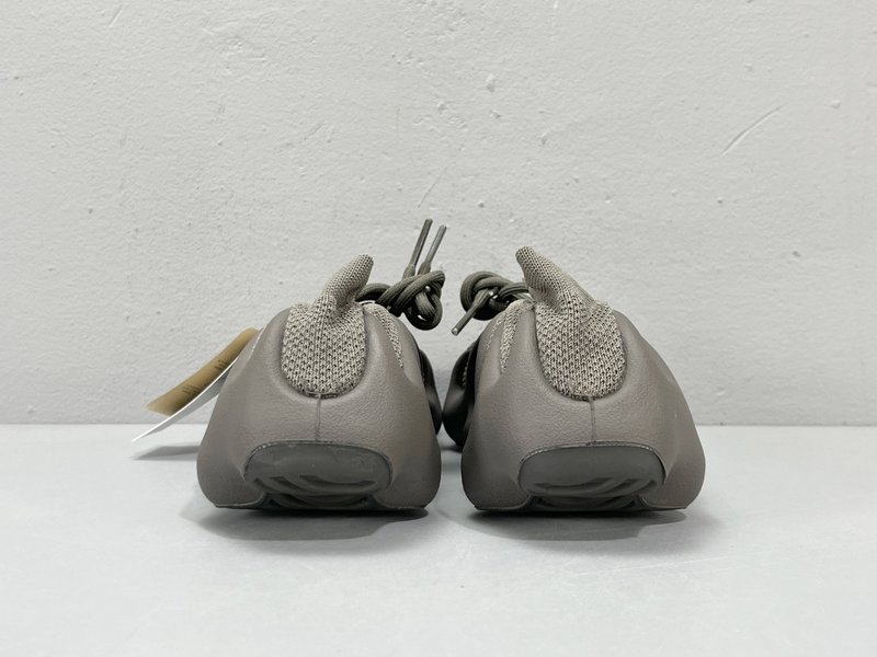 Yeezy 450 Cinder 잿빛 운동화 001-271482
